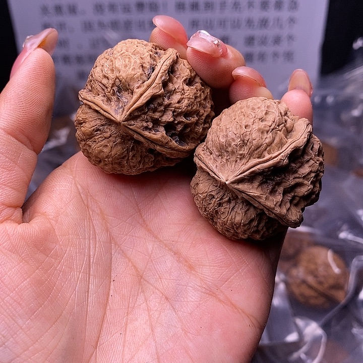 文玩核桃把件云南野生铁核桃98号38mm