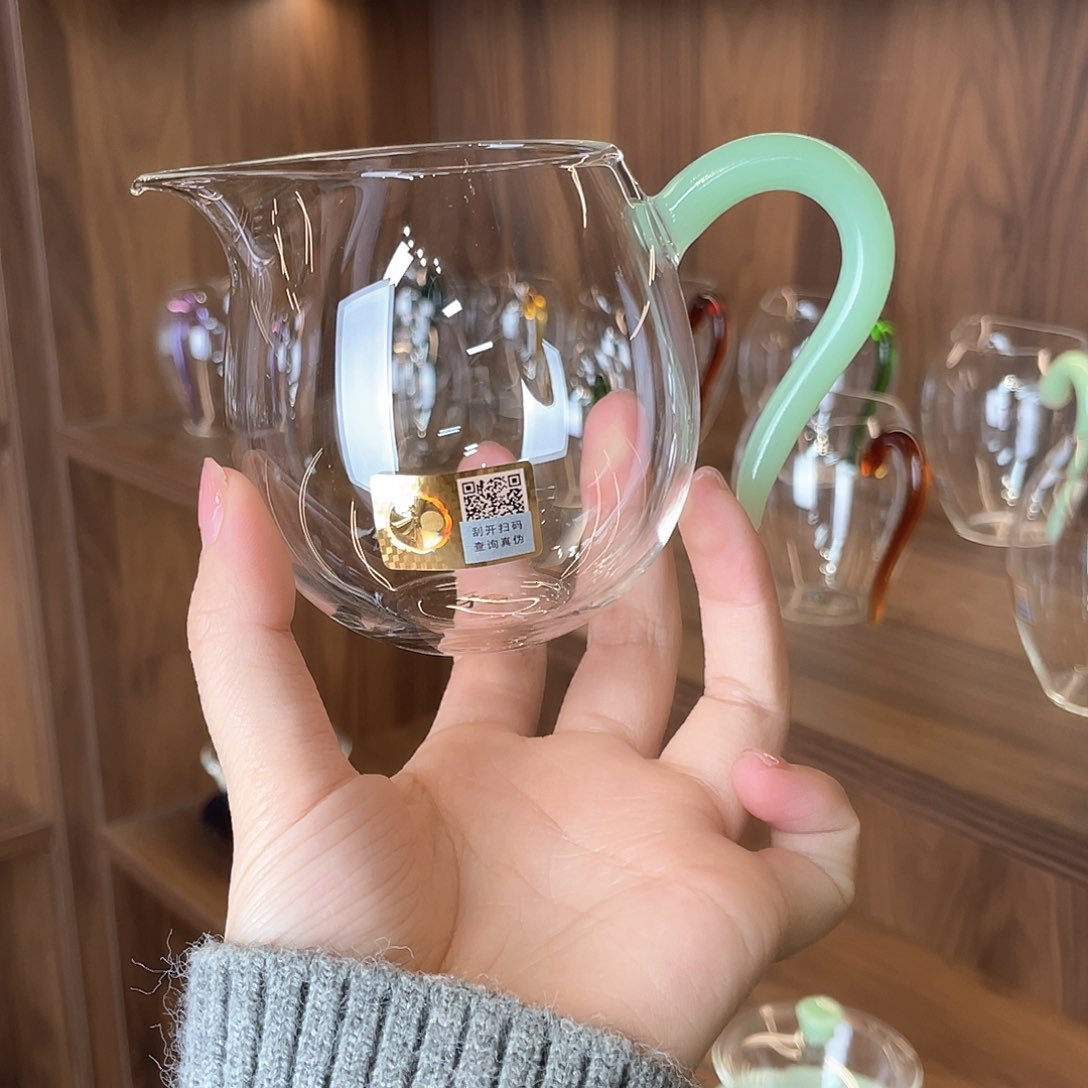 禾器金标泓然浅玉色