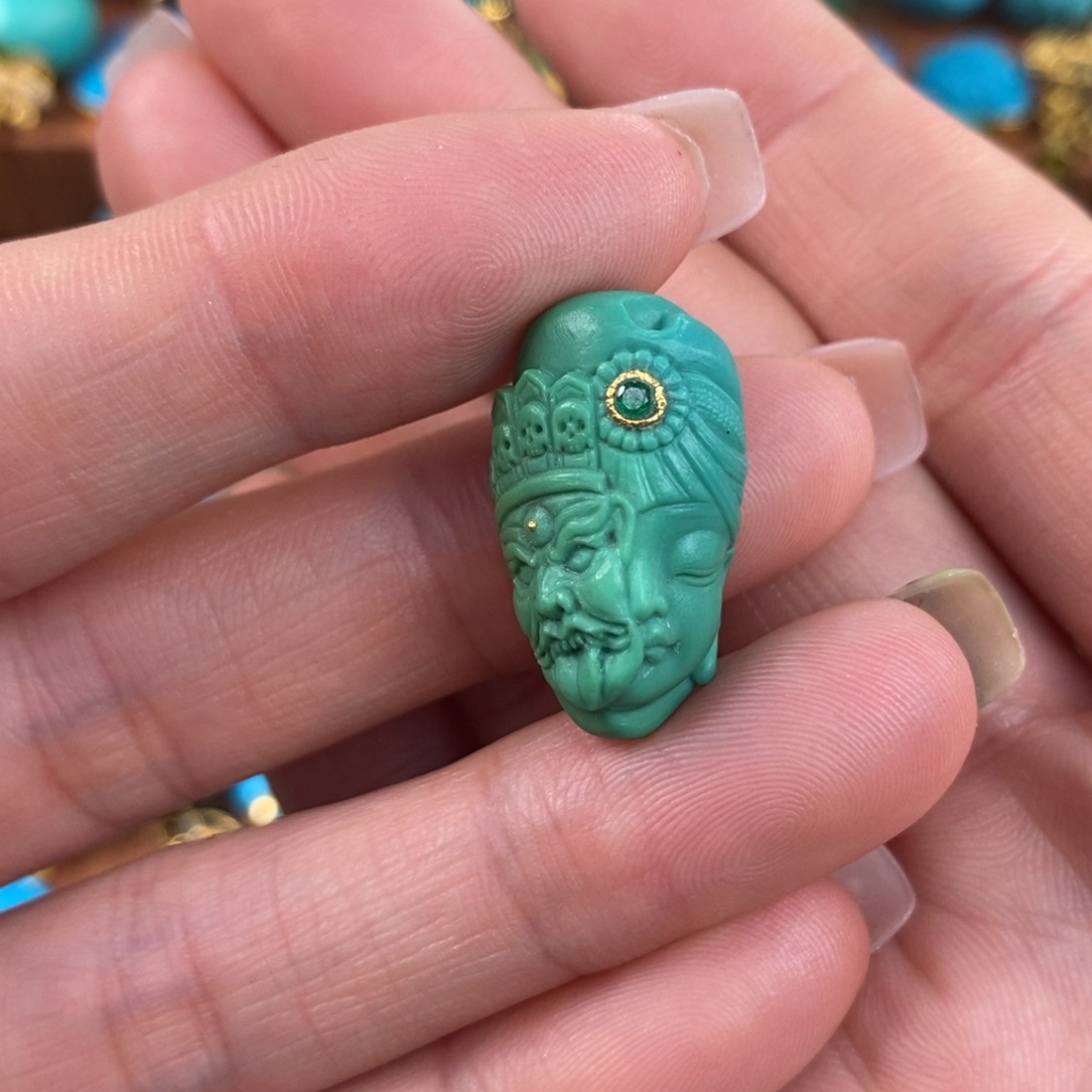 绿松石未镶嵌。扎基