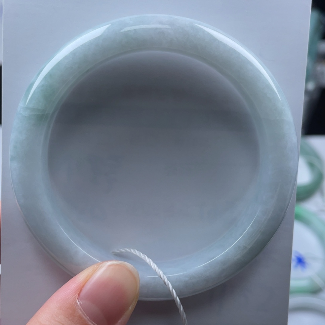 翡翠未镶嵌手镯基地质检发货