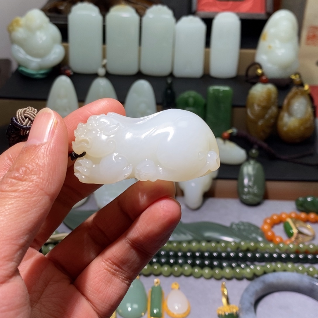 和田玉颈饰未镶嵌