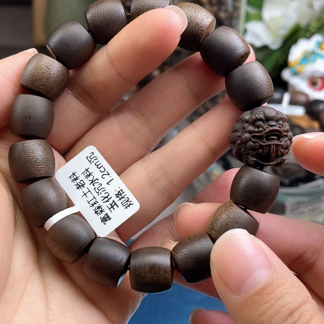 沉香手串富森红土老料