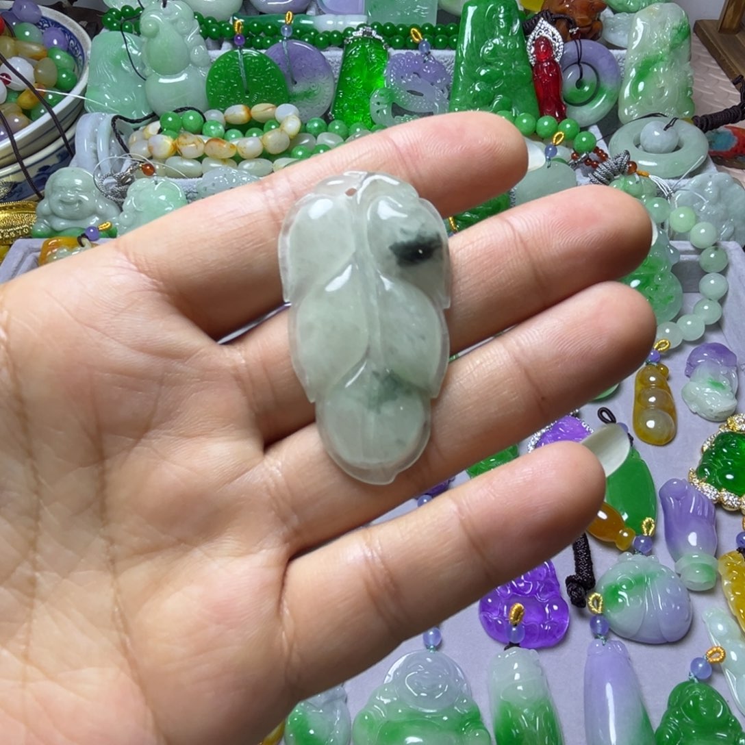 翡翠未镶嵌颈饰吊坠