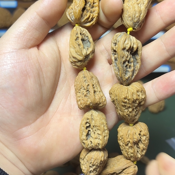 黄***马吊坠文玩核桃南疆