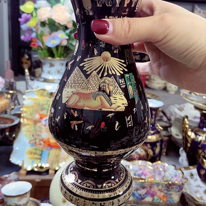 碗微瑕………………………………