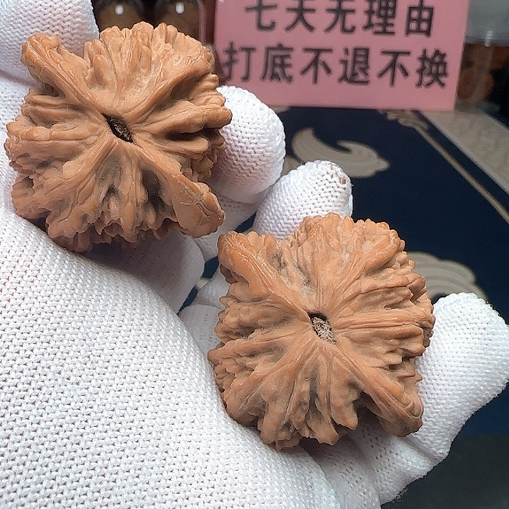 文玩核桃吊坠全品虎头43