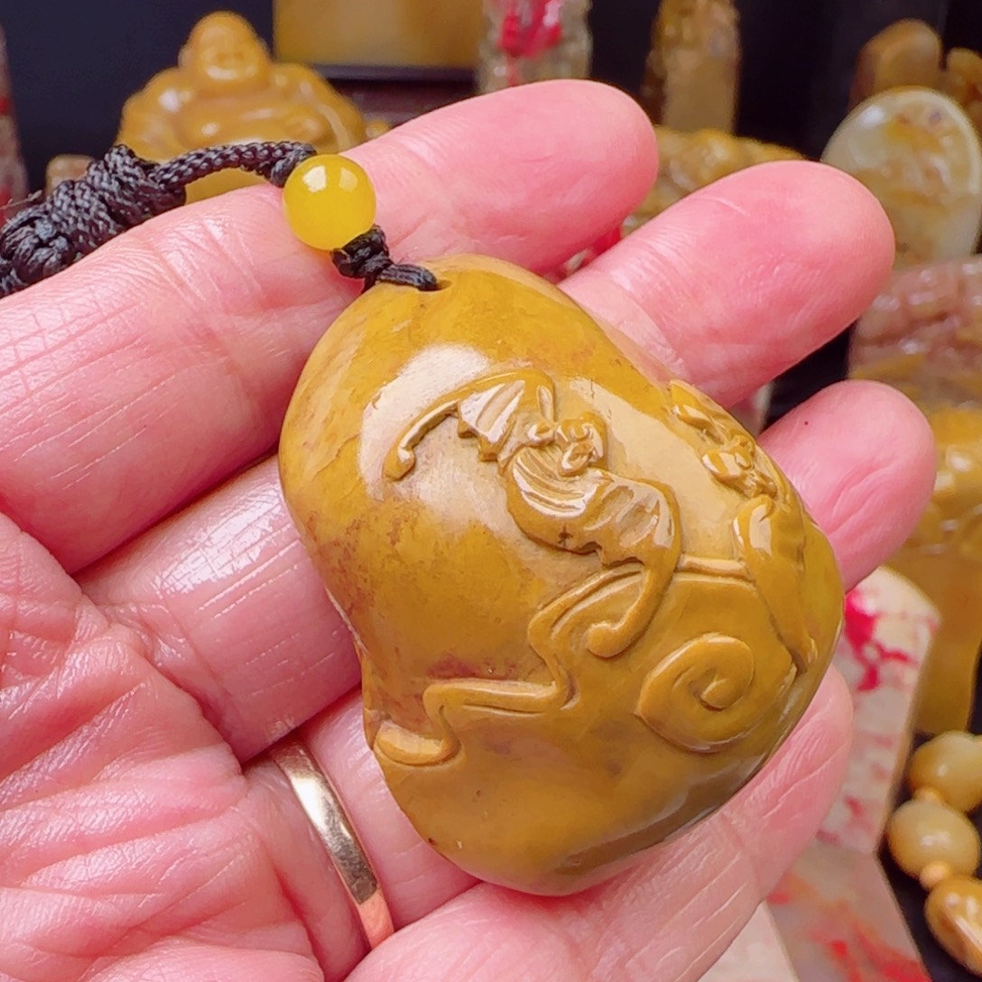 昌化石田黄石挂件