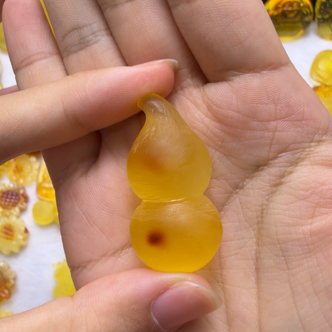 蜜蜡未镶嵌珠宝奇石
