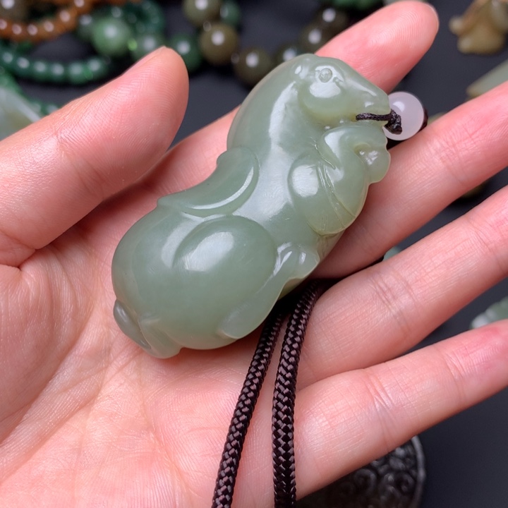 和田玉颈饰未镶嵌