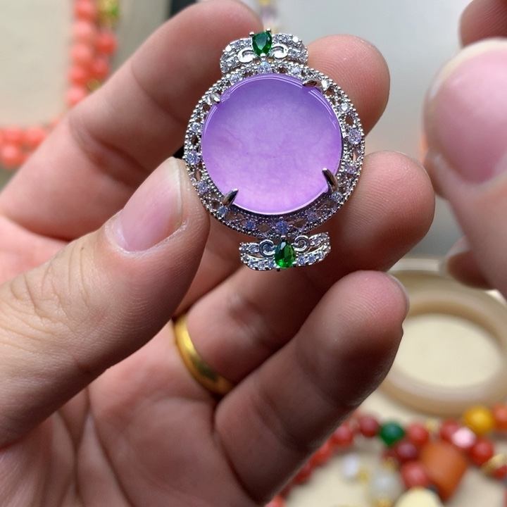 翡翠颈饰未镶嵌吊坠规格