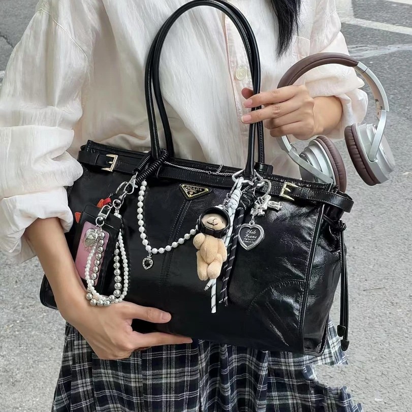 99新 Prada/普拉达 prada soft lux大号黑金油蜡皮/优品