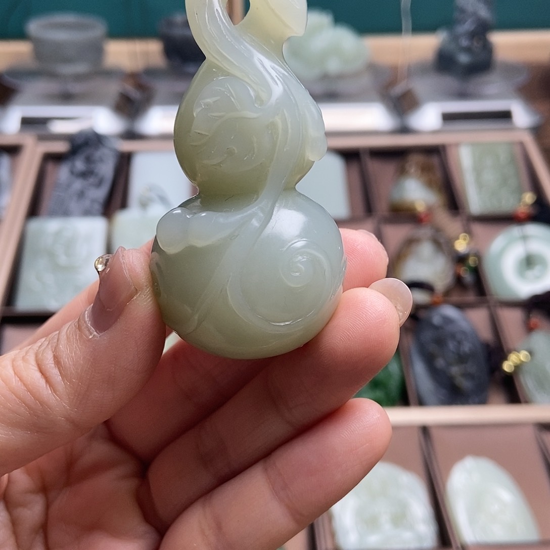 和田玉（糖玉）颈饰未镶嵌