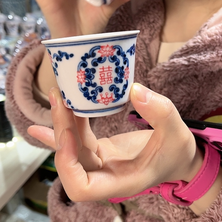 瓷片景德镇陶瓷杯子。红。