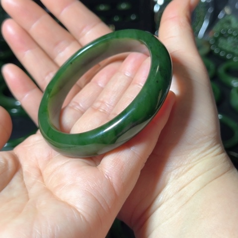 和田玉（碧玉）手镯未镶嵌