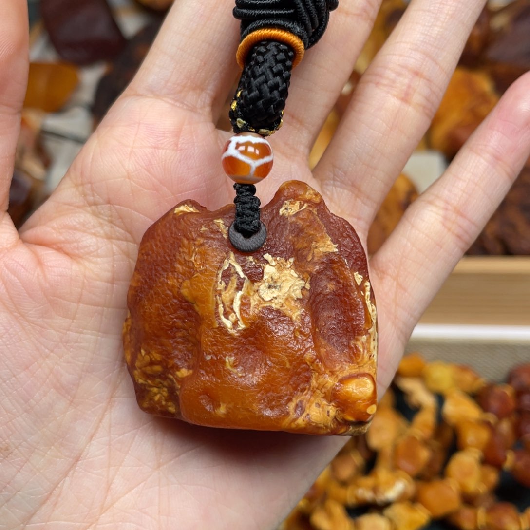 琥珀珠宝奇石未镶嵌