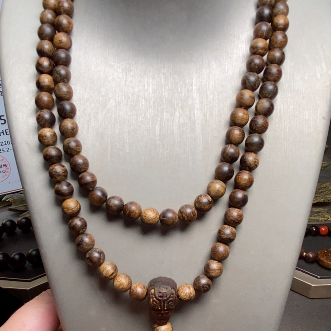 手串沉香富森红土瘤疤06×108➕三通沉香木雕