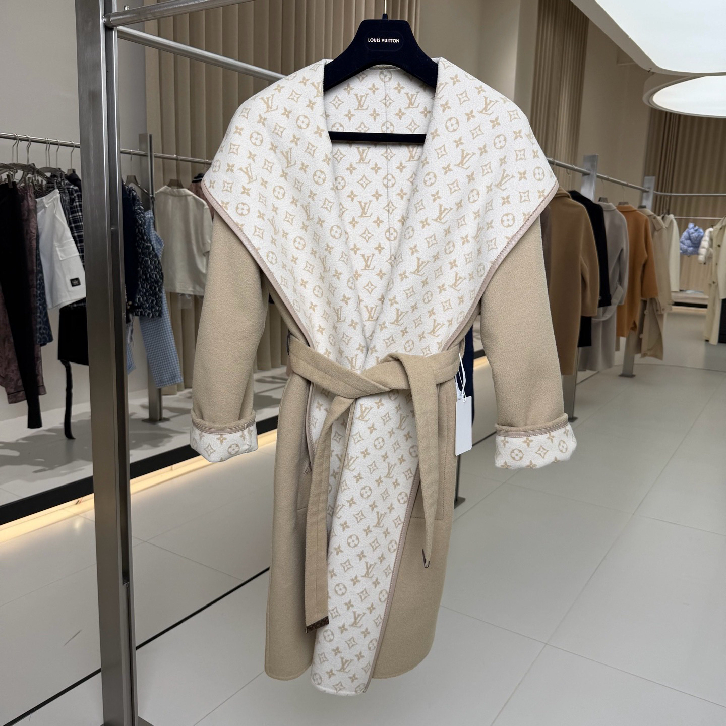 未使用 LouisVuitton/路易威登 卡其双面穿浴袍大衣34码 GM005503