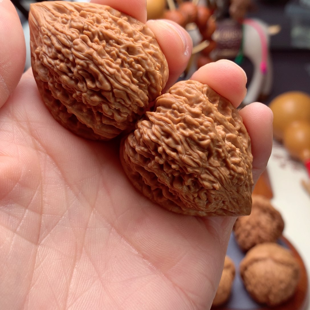 文玩核桃吊坠盛****6金字塔。  6号