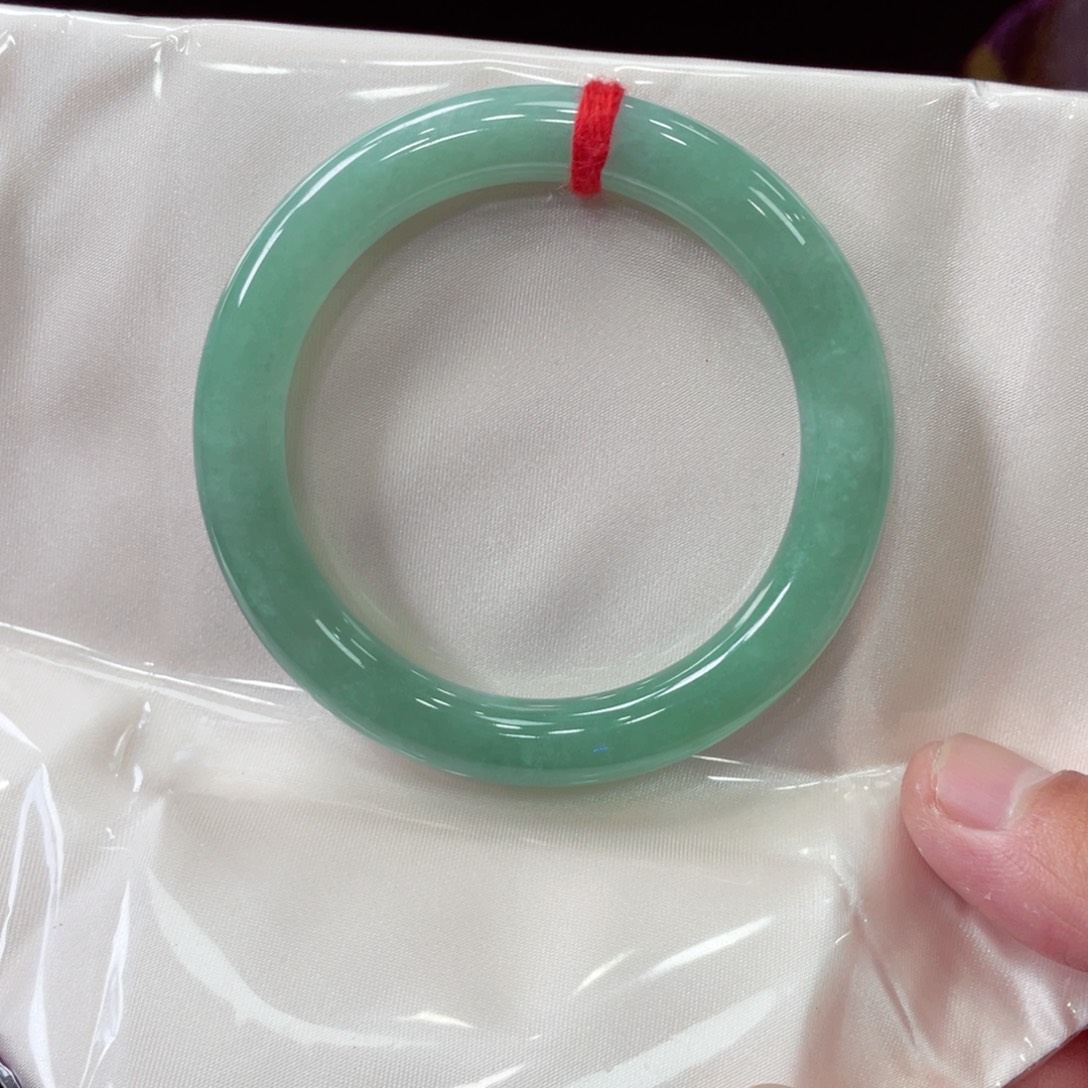 翡翠未镶嵌手镯翡翠