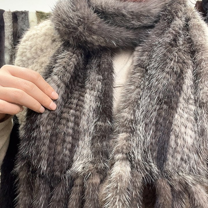 三醋酯纤维水貂编织围巾灰色