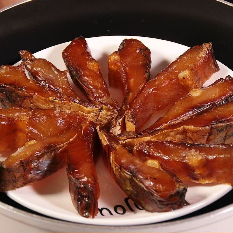 拍1斤送1斤（到手2斤)湖南柴火烟熏腊鱼块