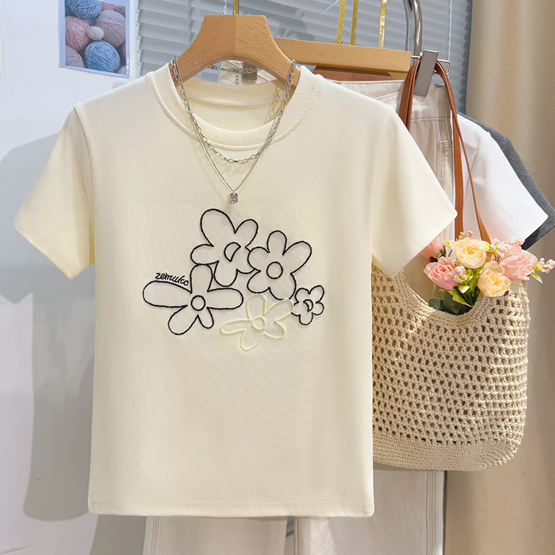 洋气漂亮小衫女夏季花朵刺绣上衣2025超火韩版休闲宽松体恤潮