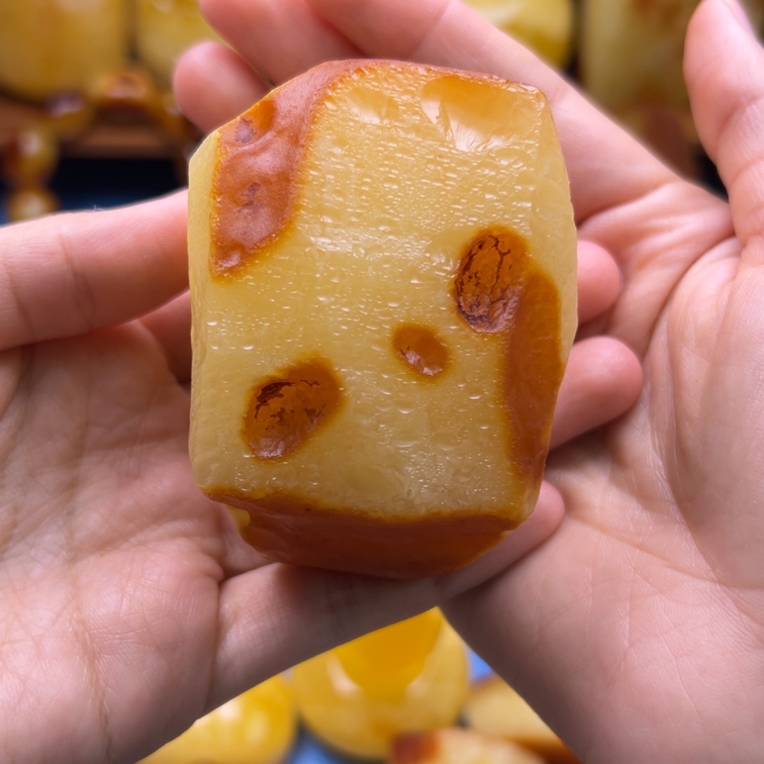 别***梦定制琥珀未镶嵌琥珀蜜蜡