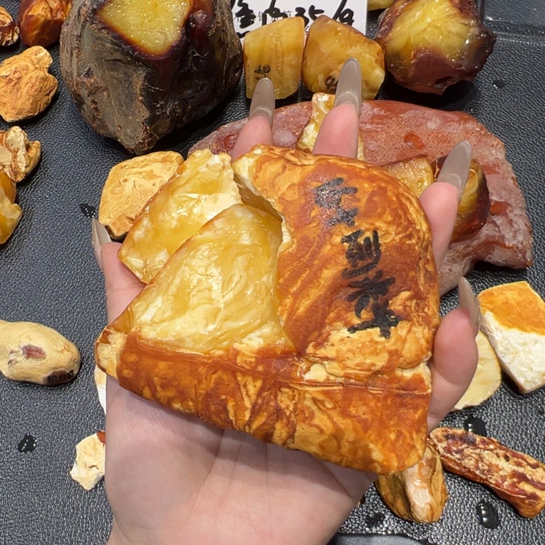 定制琥珀未镶嵌蜜蜡