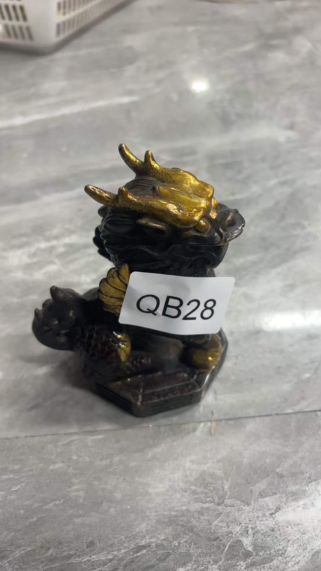 QB  28  现代艺术陶瓷/碟/碗/杯/瓶