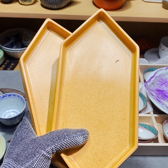 瓷片新年快乐。万事如意