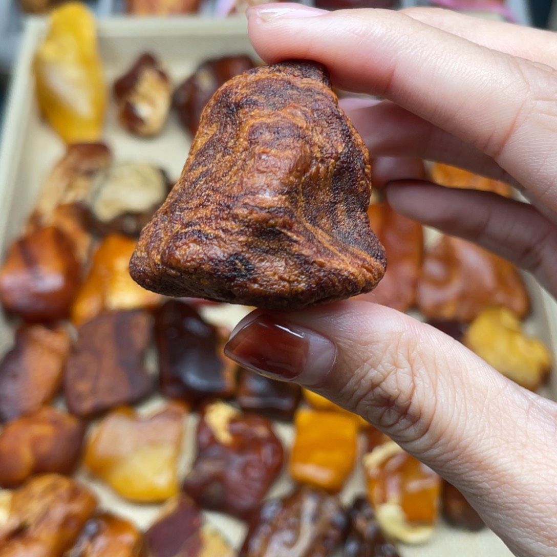 琥珀未镶嵌珠宝奇石