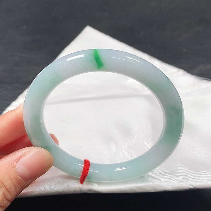 未镶嵌手镯（圆镯）翡翠53圈