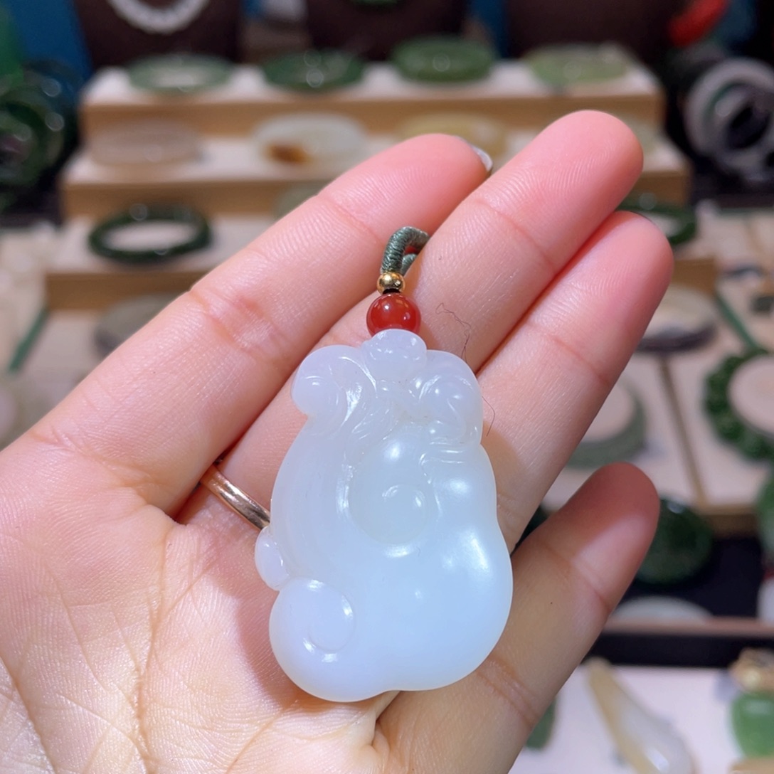 和田玉高品山流水如意吊坠未镶嵌
