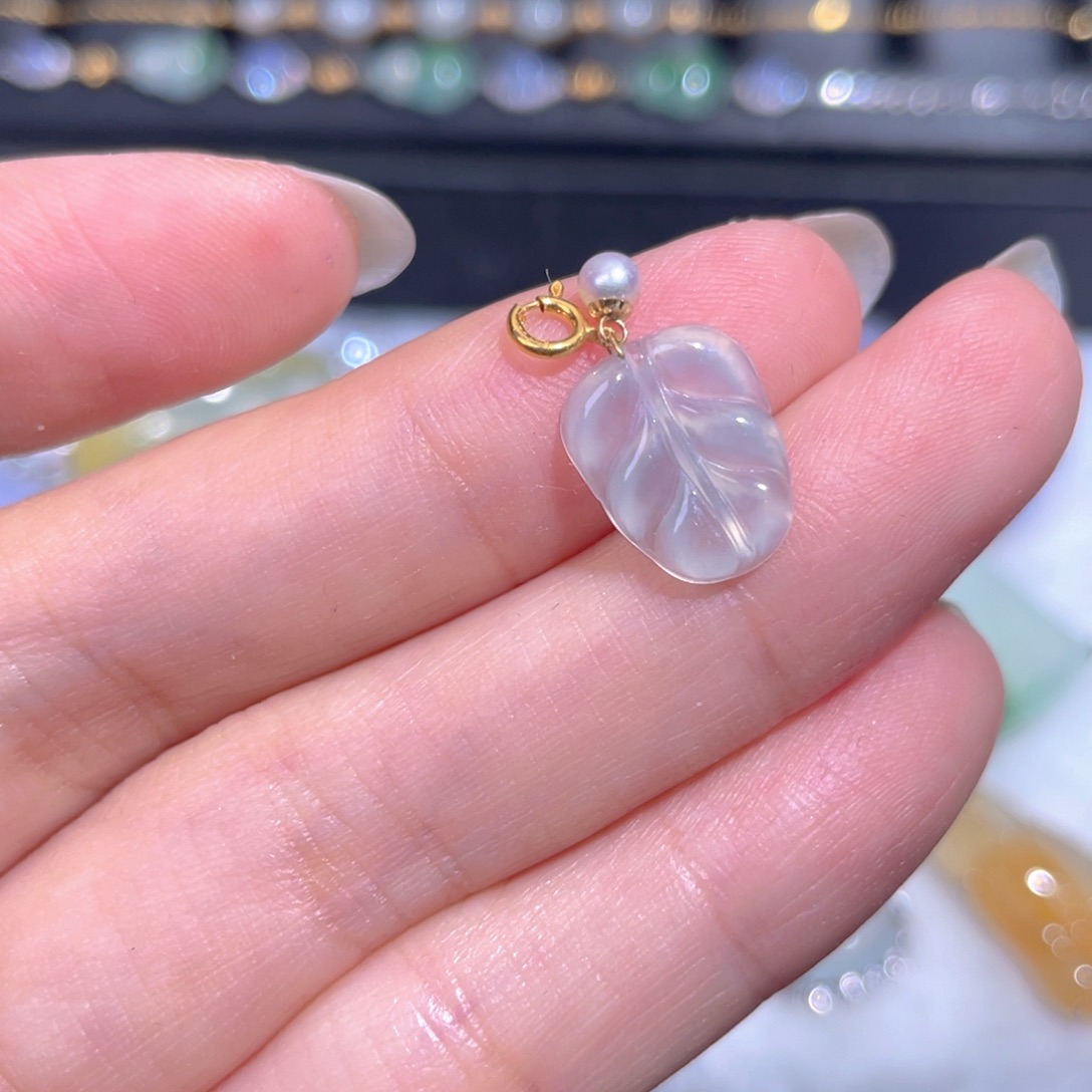 颈饰18K金镶嵌翡翠翡翠