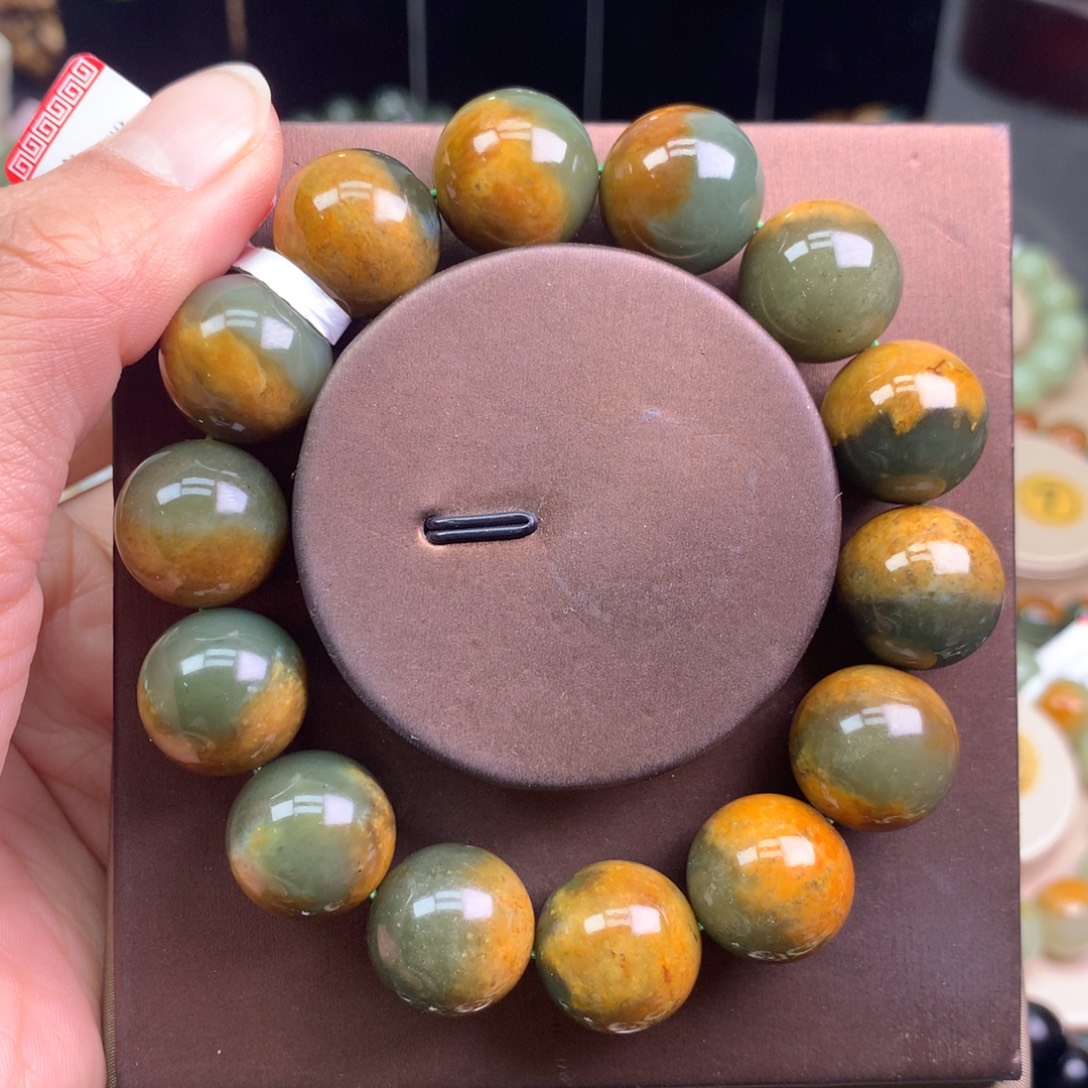 透闪石质玉未镶嵌手链