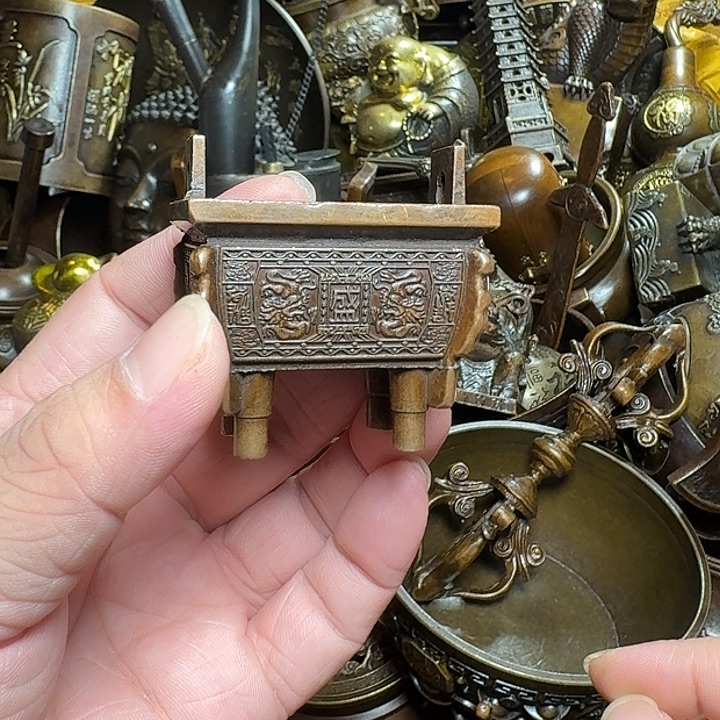 铜器摆件收收藏藏