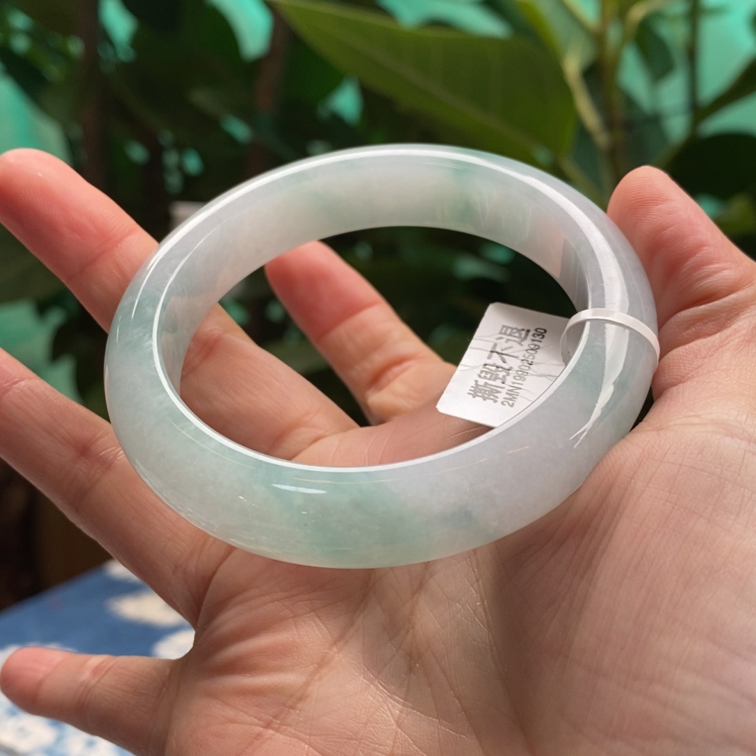 翡翠手镯未镶嵌57圈