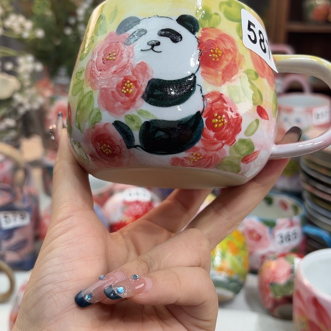瓷片在干嘛的我还以为在