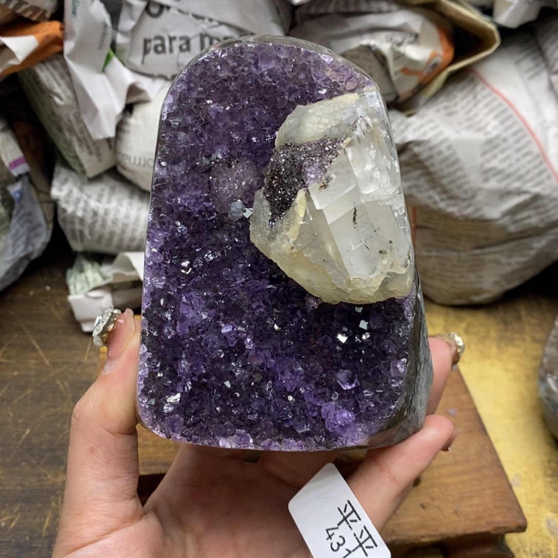乌拉圭未镶嵌紫晶