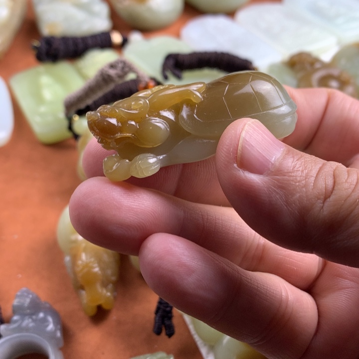 未镶嵌和田玉挂件