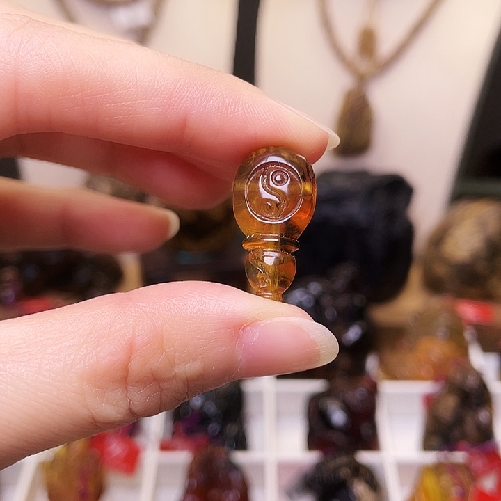 琥珀未镶嵌裸石抚顺琥珀