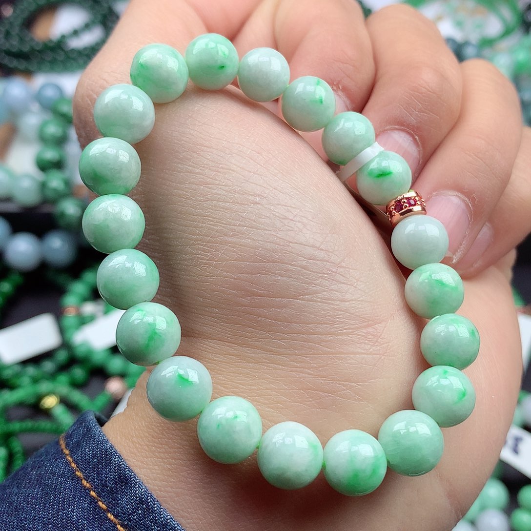 翡翠颈饰未镶嵌手串