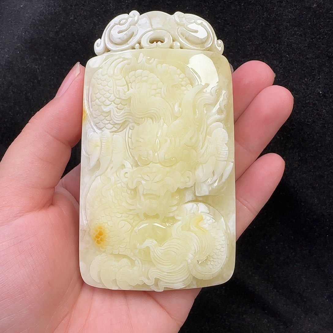 蜜蜡未镶嵌珠宝奇石