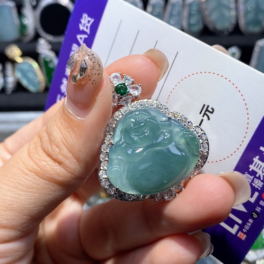 翡翠项链未镶嵌翡翠