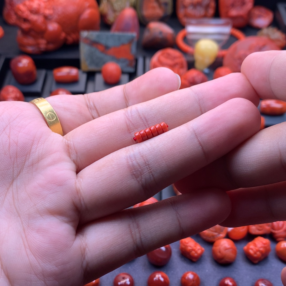 南红玛瑙未镶嵌川料原矿满色满肉精工直切隔片4mm