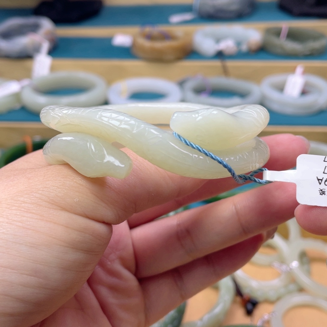 和田玉手镯未镶嵌17