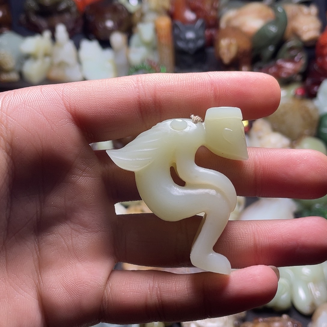 和田玉（糖玉）未镶嵌颈饰