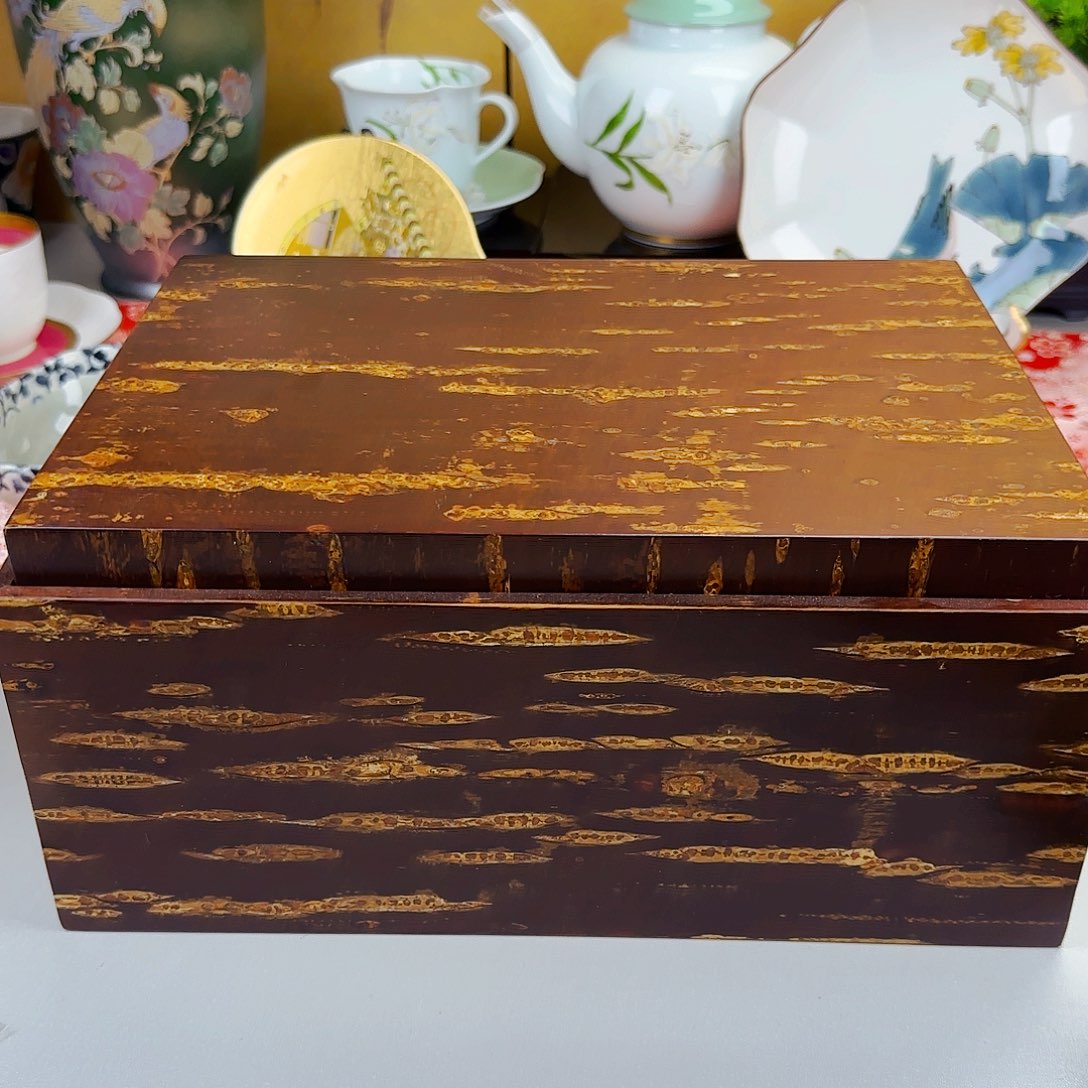 他家茶具瓷器真美！