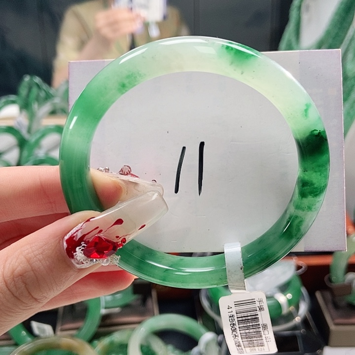 石英质玉手镯未镶嵌