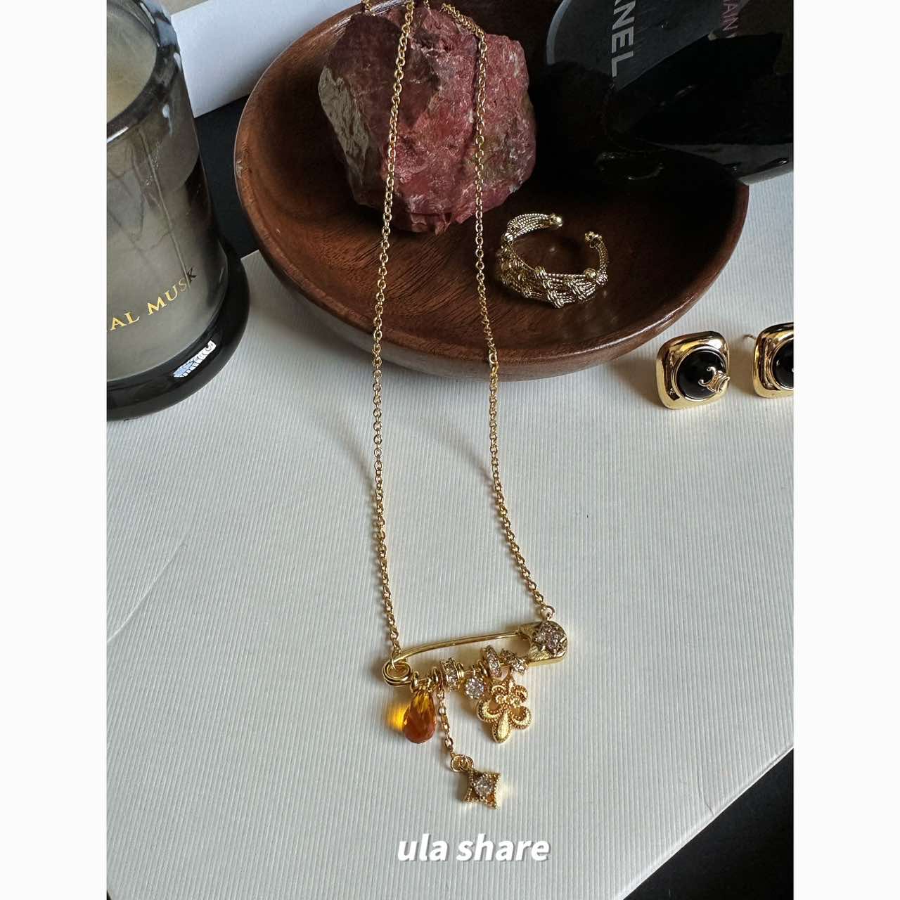 黄铜锆石吊坠 「鸢尾星河」中古星芒拉丝鸢尾花吊坠别针项链坠链女